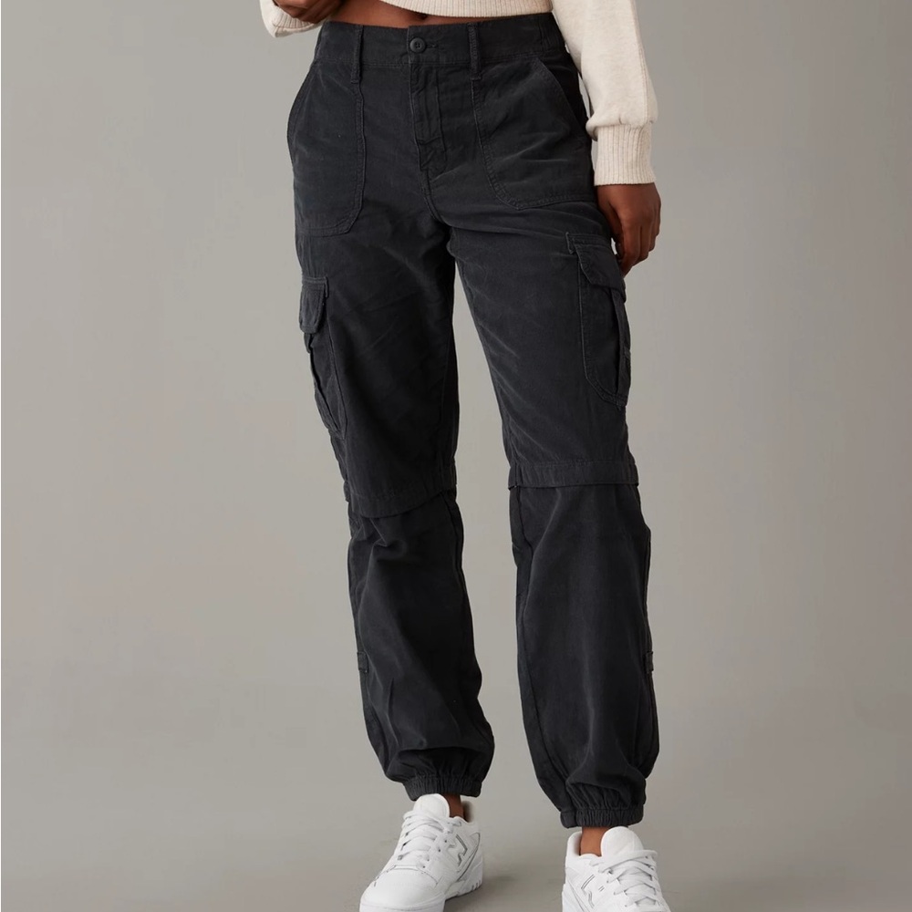 AE Super High-Waisted Baggy Corduroy Cargo Jogger Size 6